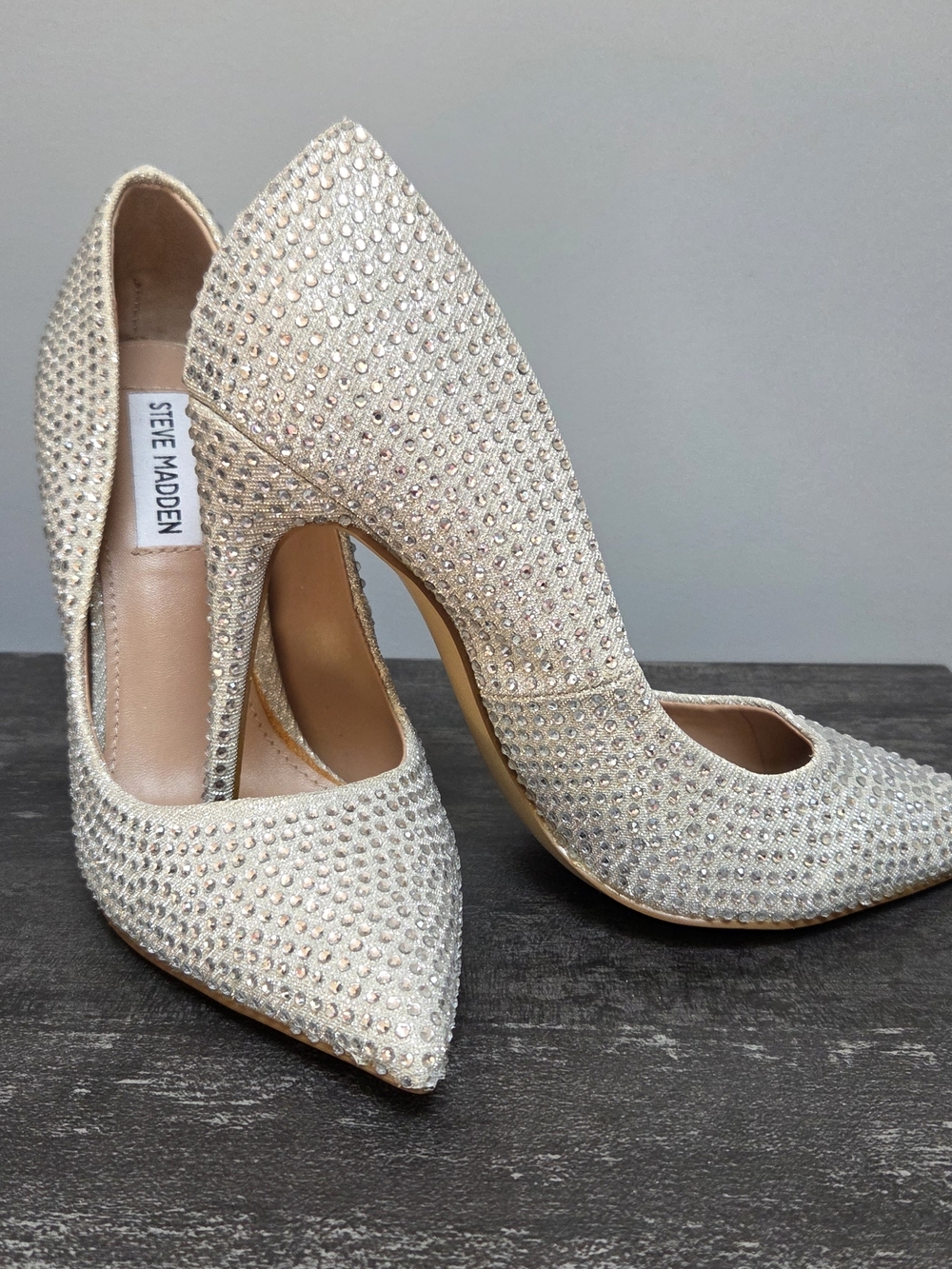 🔥Steve Madden Daisie Crystal-Embellished Pointed Toe Pumps in Silver Sparkle🔥